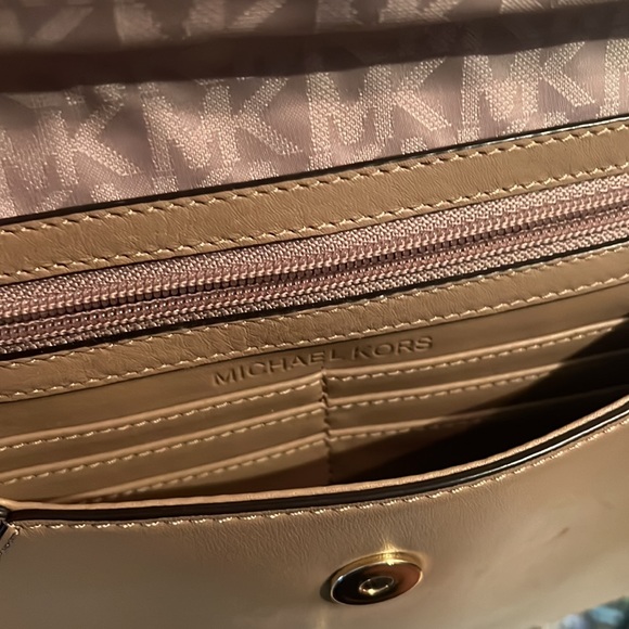 Michael Kors envelope Clutch with chain - Picture 3 of 5